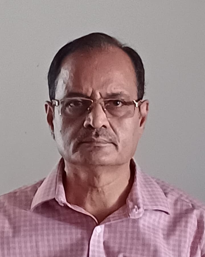 Portrait of Dr. Sanjay Kumar Diwan, former Associate Professor of Medicine at MGIMS Sevagram.